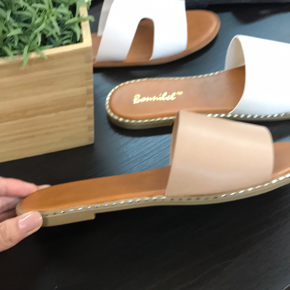Tan studded slides/ Sandal - Picture 4 of 4